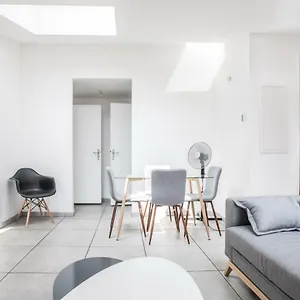 https://appartement-304-18-rue-matabiau-jeanne-darc-toulouse.midi-pyreneeshotels.com